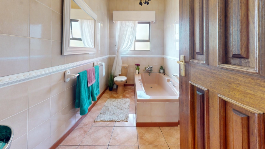 6 Bedroom Property for Sale in Van Der Hoff Park North West